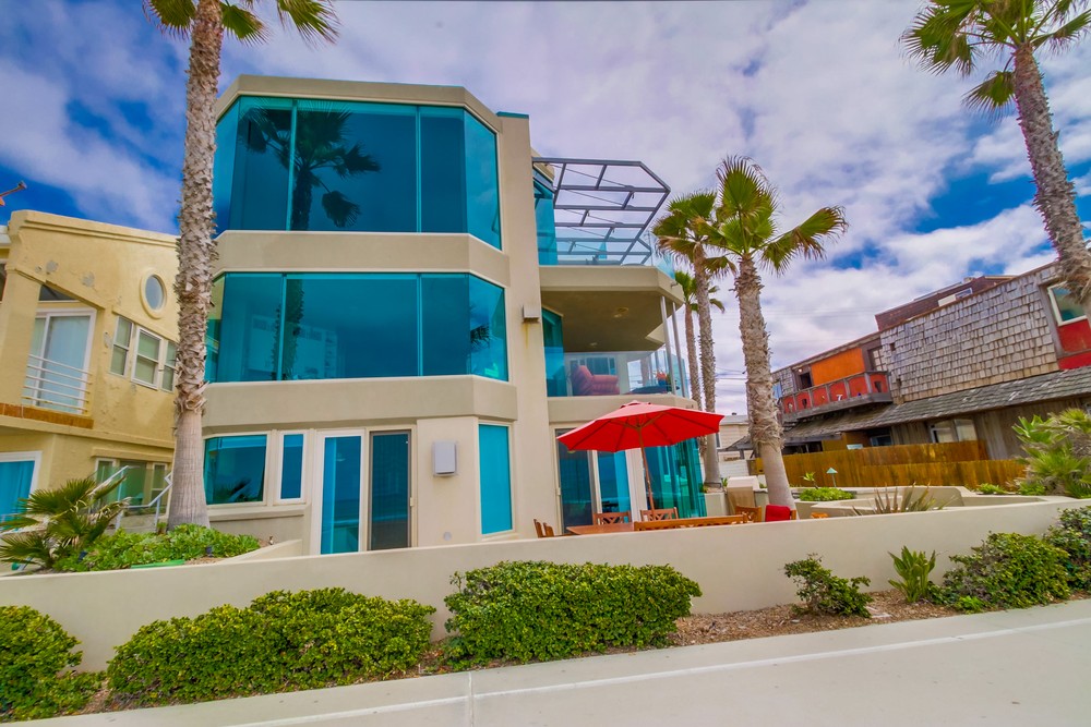 Virtual tour photo 4 of 48 for 3373 Ocean Front Walk