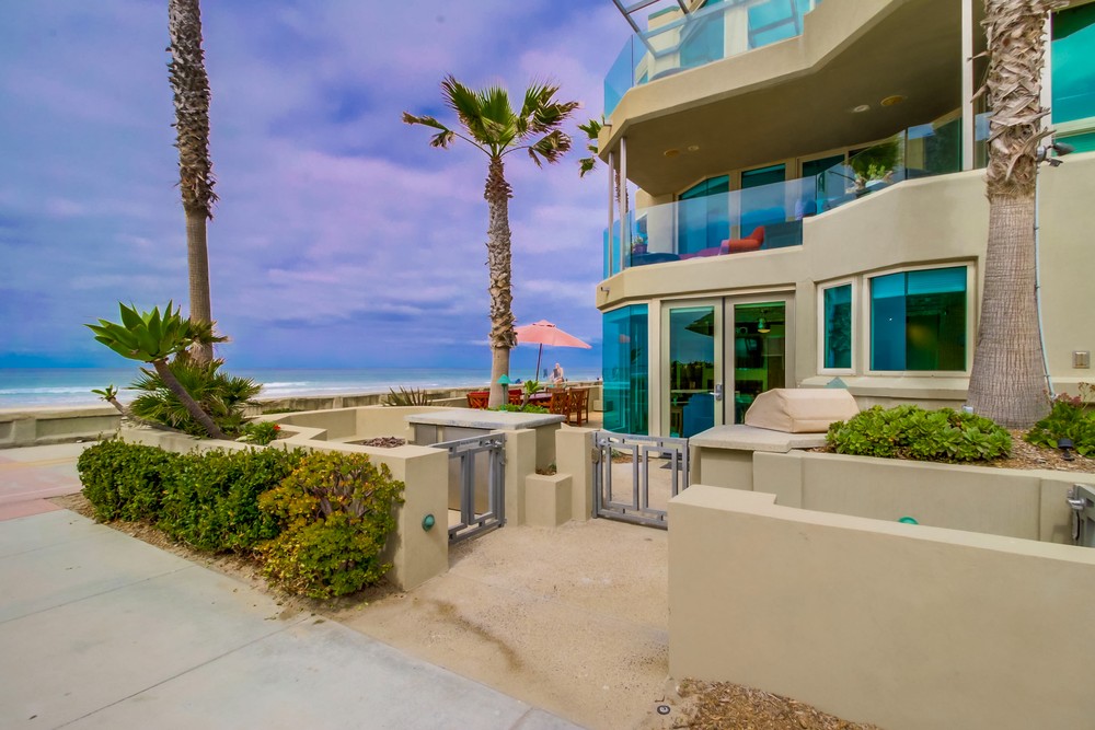 Virtual tour photo 5 of 48 for 3373 Ocean Front Walk