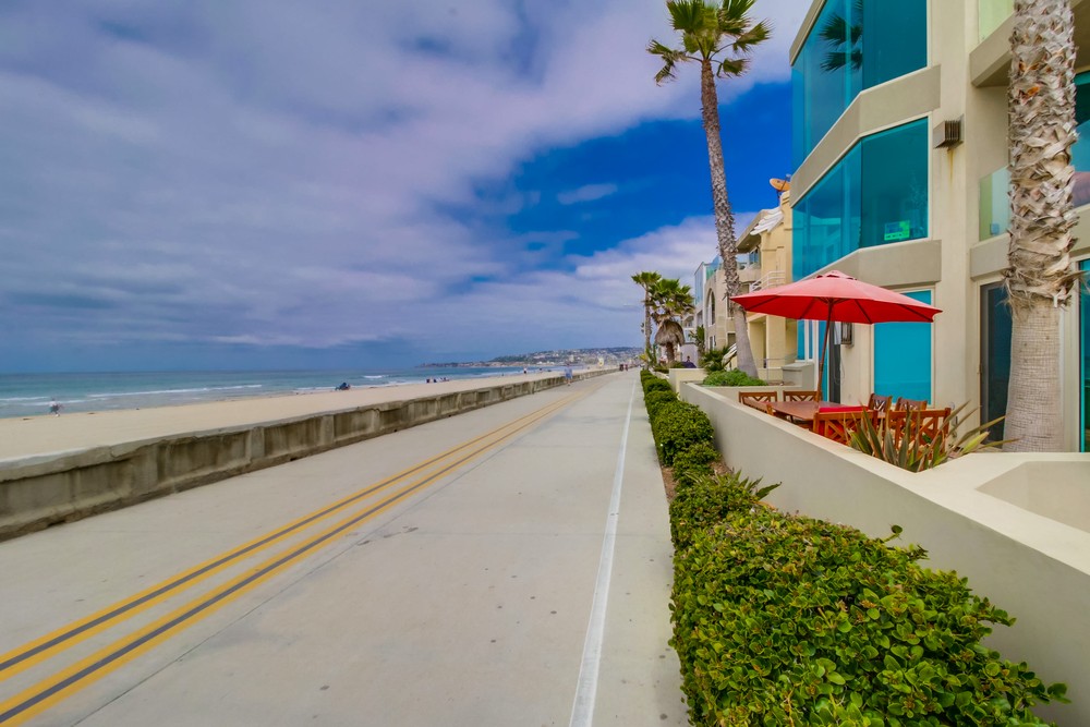 Virtual tour photo 6 of 48 for 3373 Ocean Front Walk