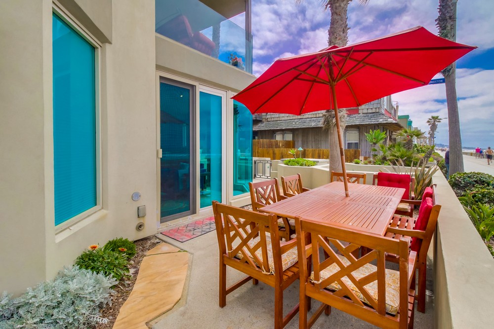 Virtual tour photo 9 of 48 for 3373 Ocean Front Walk