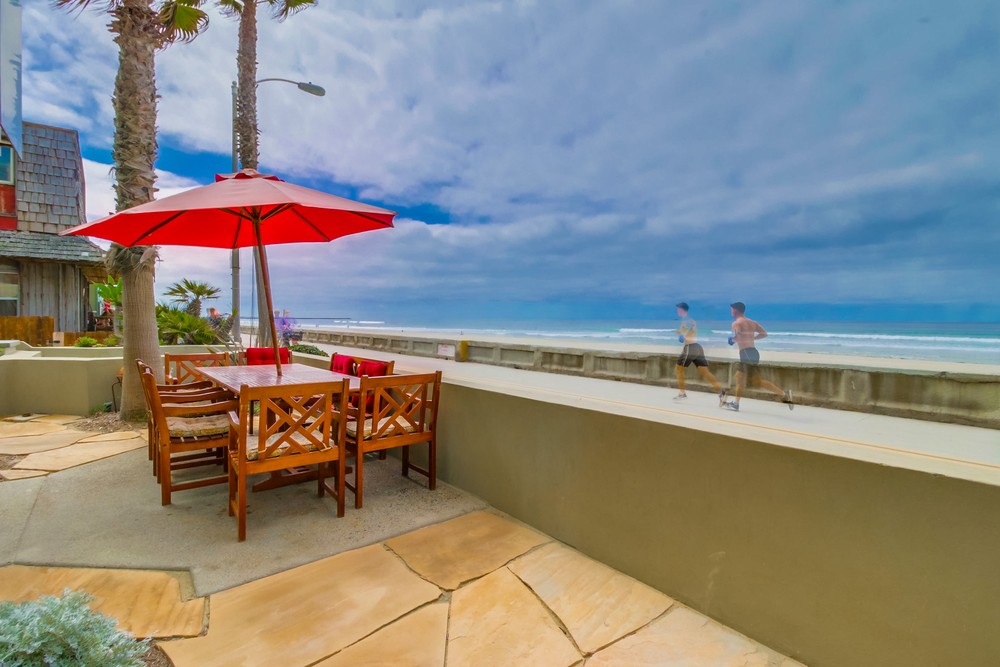 Virtual tour photo 11 of 48 for 3373 Ocean Front Walk