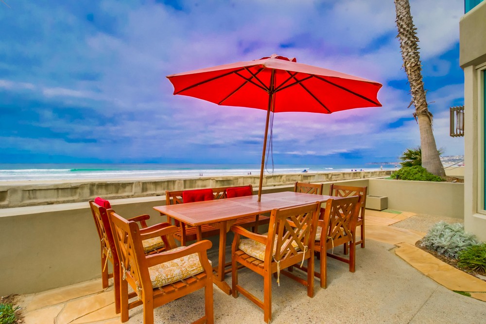 Virtual tour photo 13 of 48 for 3373 Ocean Front Walk