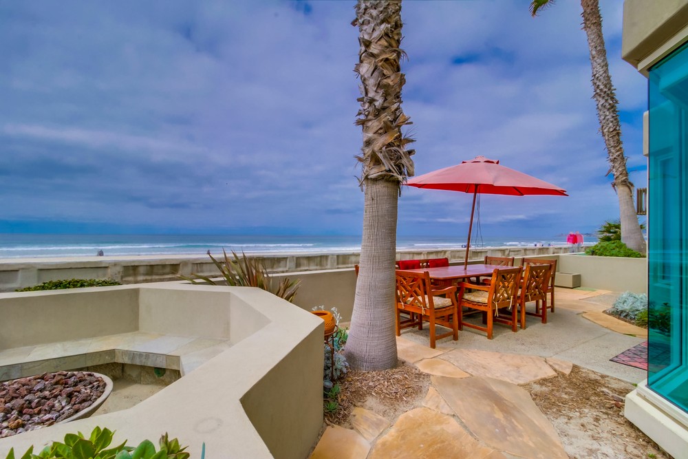 Virtual tour photo 15 of 48 for 3373 Ocean Front Walk