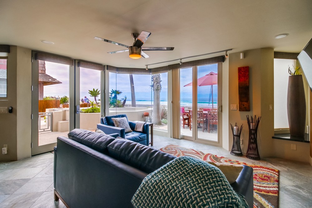 Virtual tour photo 19 of 48 for 3373 Ocean Front Walk