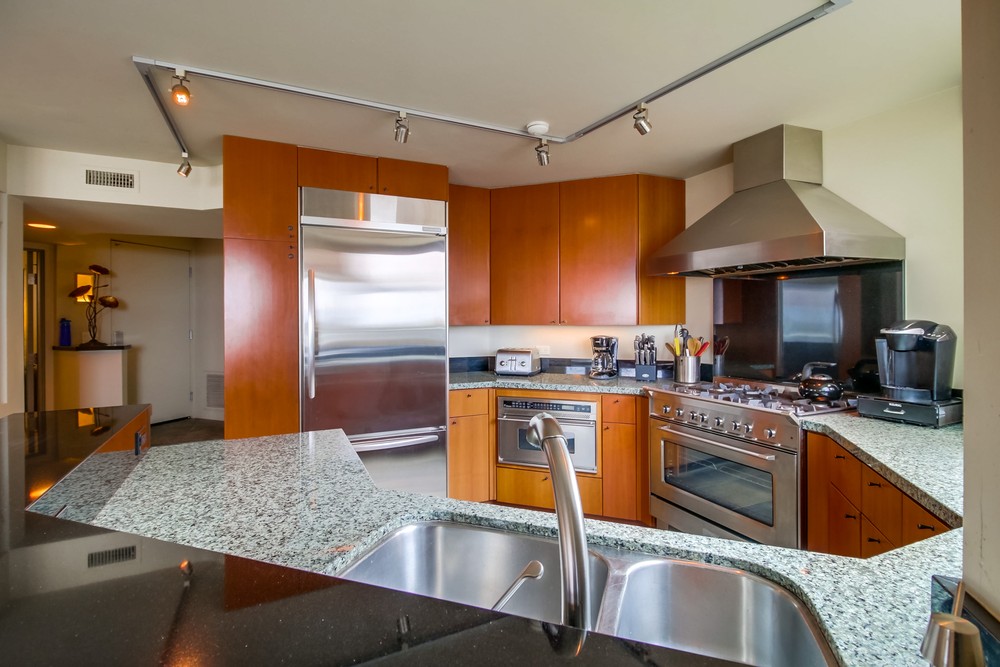 Virtual tour photo 26 of 48 for 3373 Ocean Front Walk