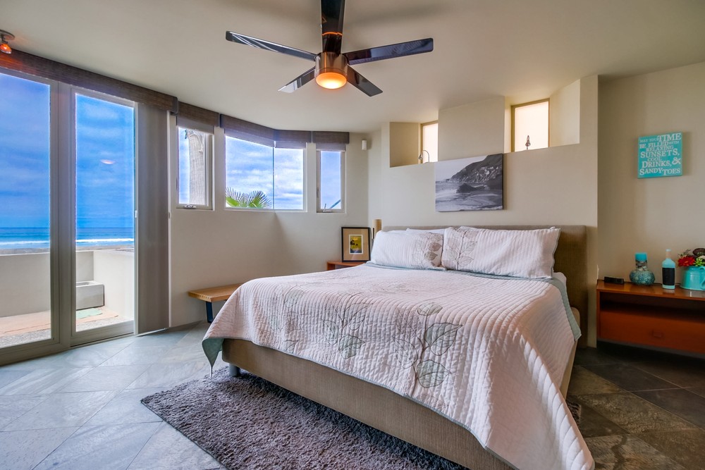Virtual tour photo 29 of 48 for 3373 Ocean Front Walk