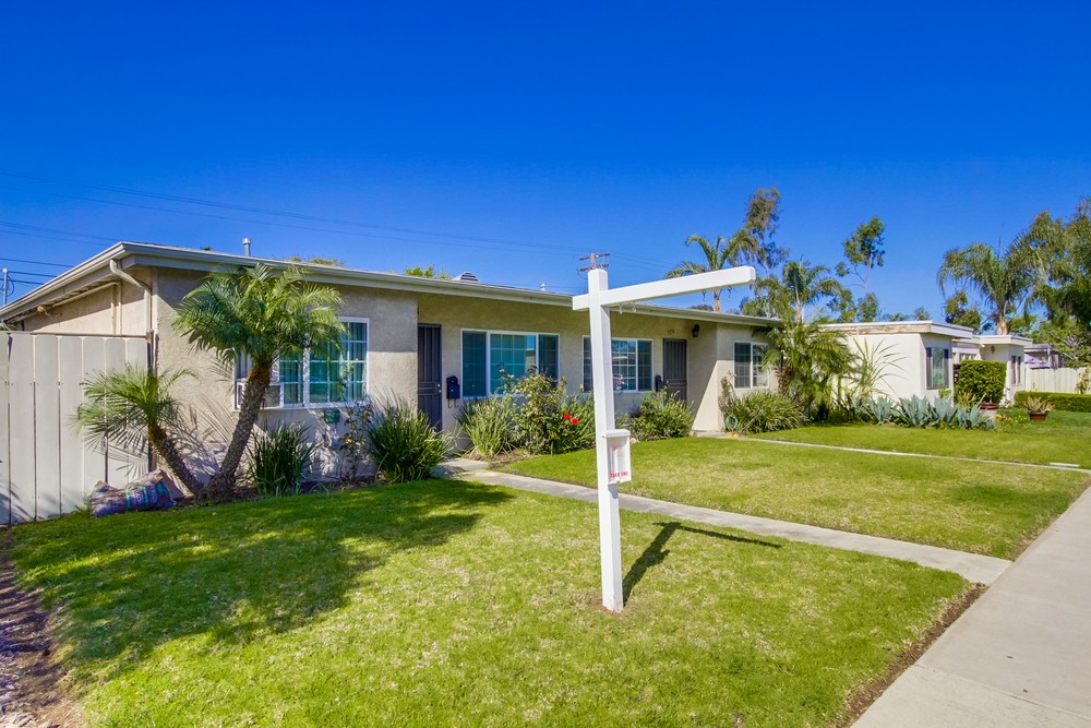 Virtual tour photo 4 of 38 for 3374 Clairemont Dr #76