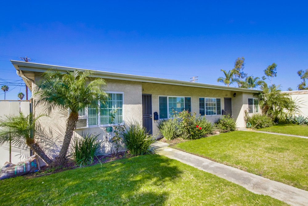 Virtual tour photo 5 of 38 for 3374 Clairemont Dr #76