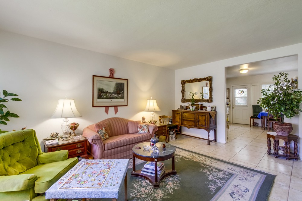 Virtual tour photo 19 of 38 for 3374 Clairemont Dr #76