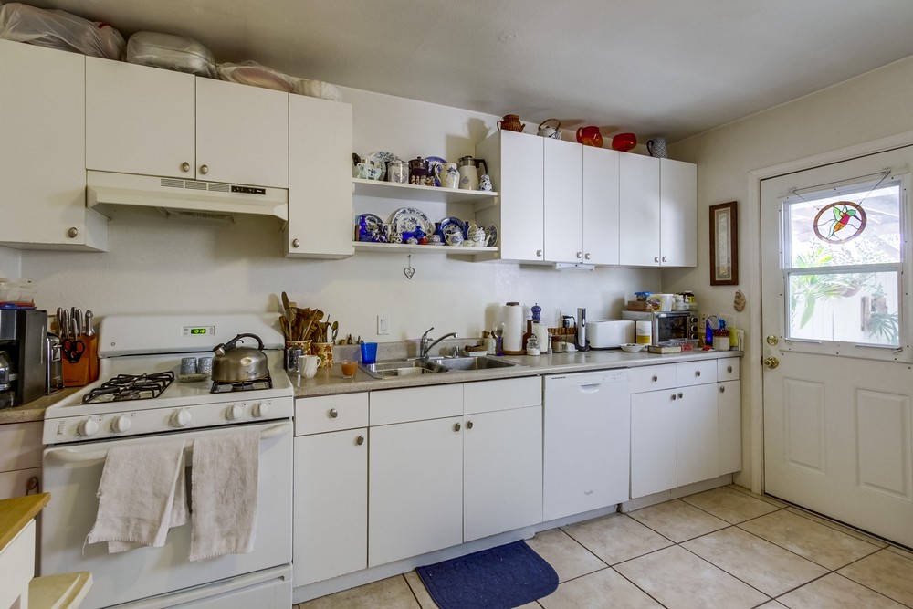 Virtual tour photo 24 of 38 for 3374 Clairemont Dr #76