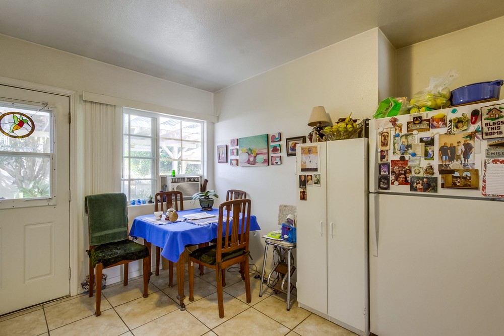 Virtual tour photo 25 of 38 for 3374 Clairemont Dr #76
