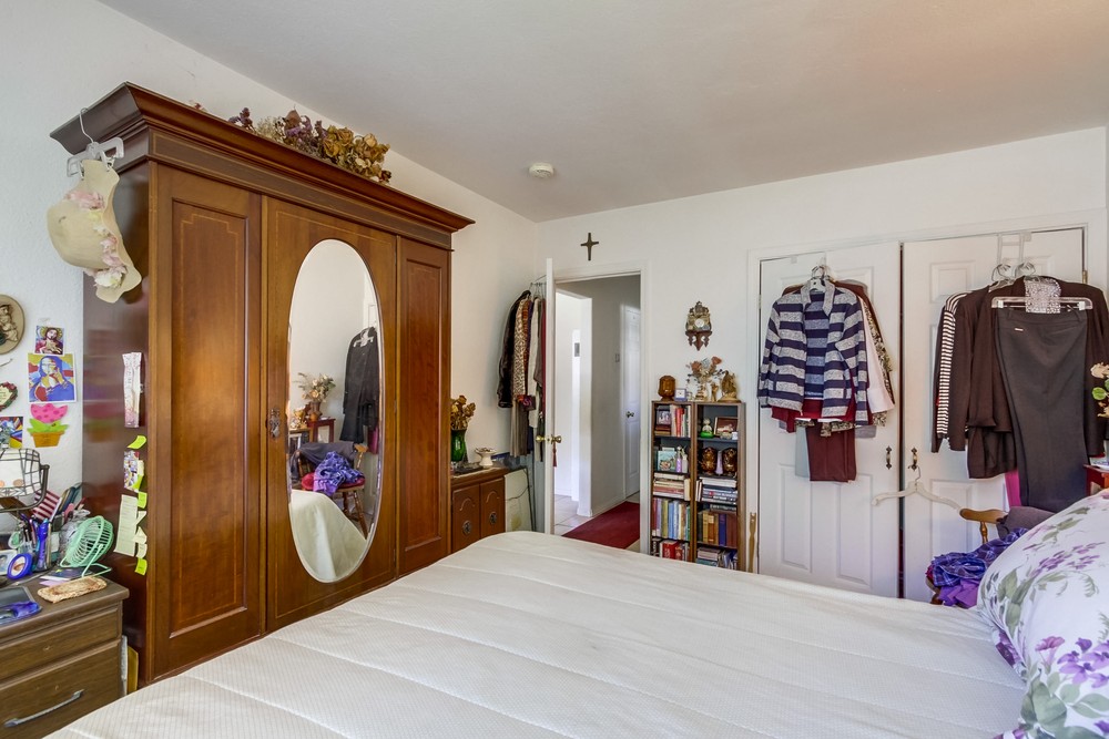 Virtual tour photo 27 of 38 for 3374 Clairemont Dr #76