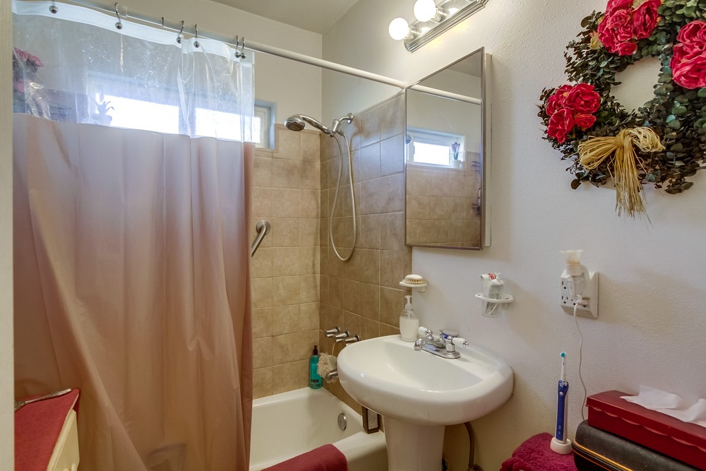 Virtual tour photo 28 of 38 for 3374 Clairemont Dr #76