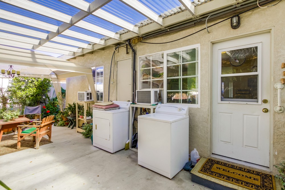 Virtual tour photo 30 of 38 for 3374 Clairemont Dr #76