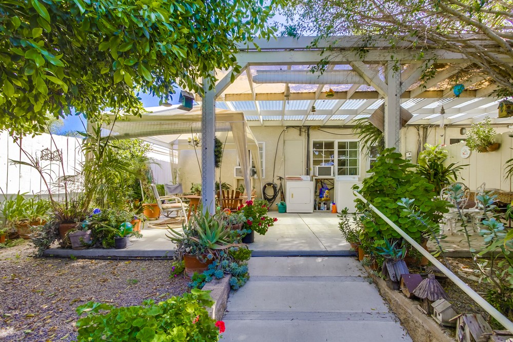 Virtual tour photo 34 of 38 for 3374 Clairemont Dr #76