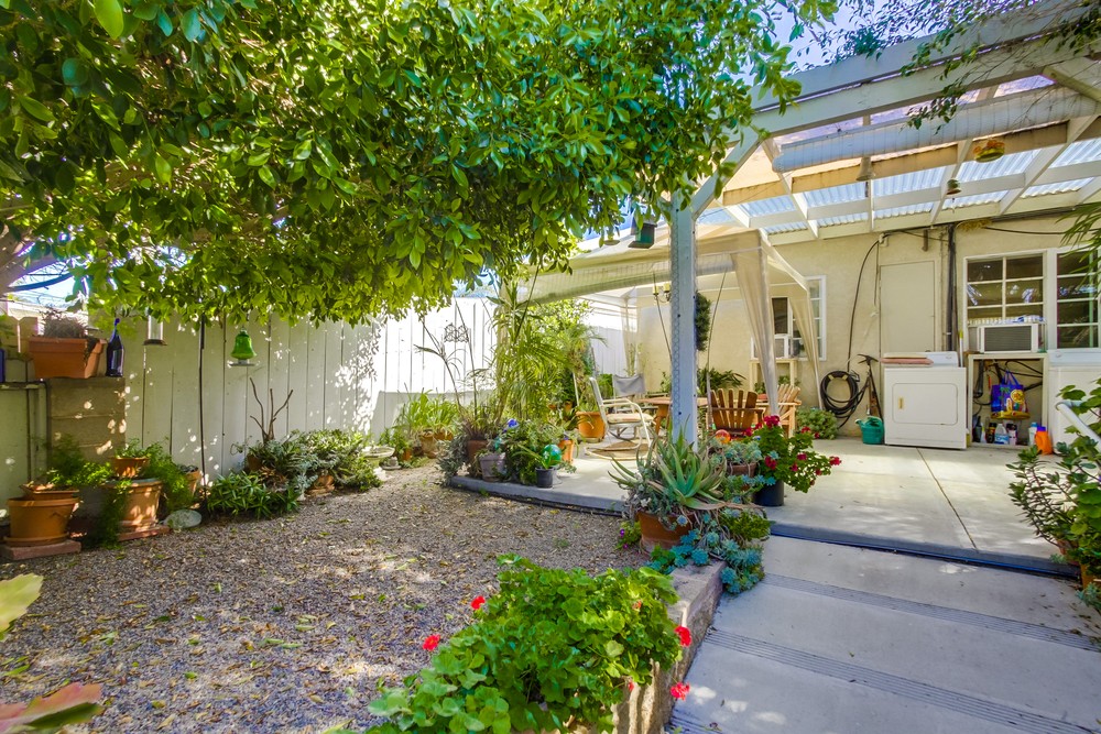 Virtual tour photo 35 of 38 for 3374 Clairemont Dr #76