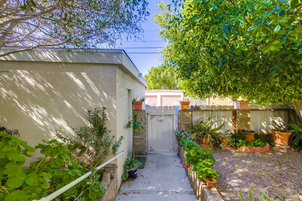 Virtual tour photo 37 of 38 for 3374 Clairemont Dr #76