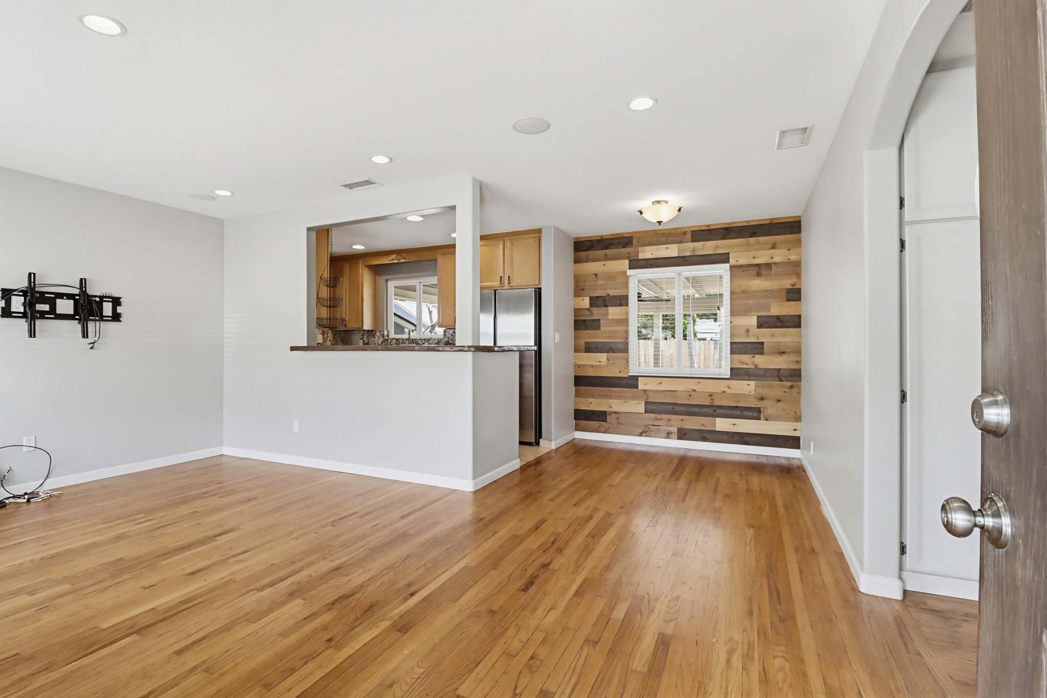 Virtual tour photo 9 of 54 for 3375 Par Dr