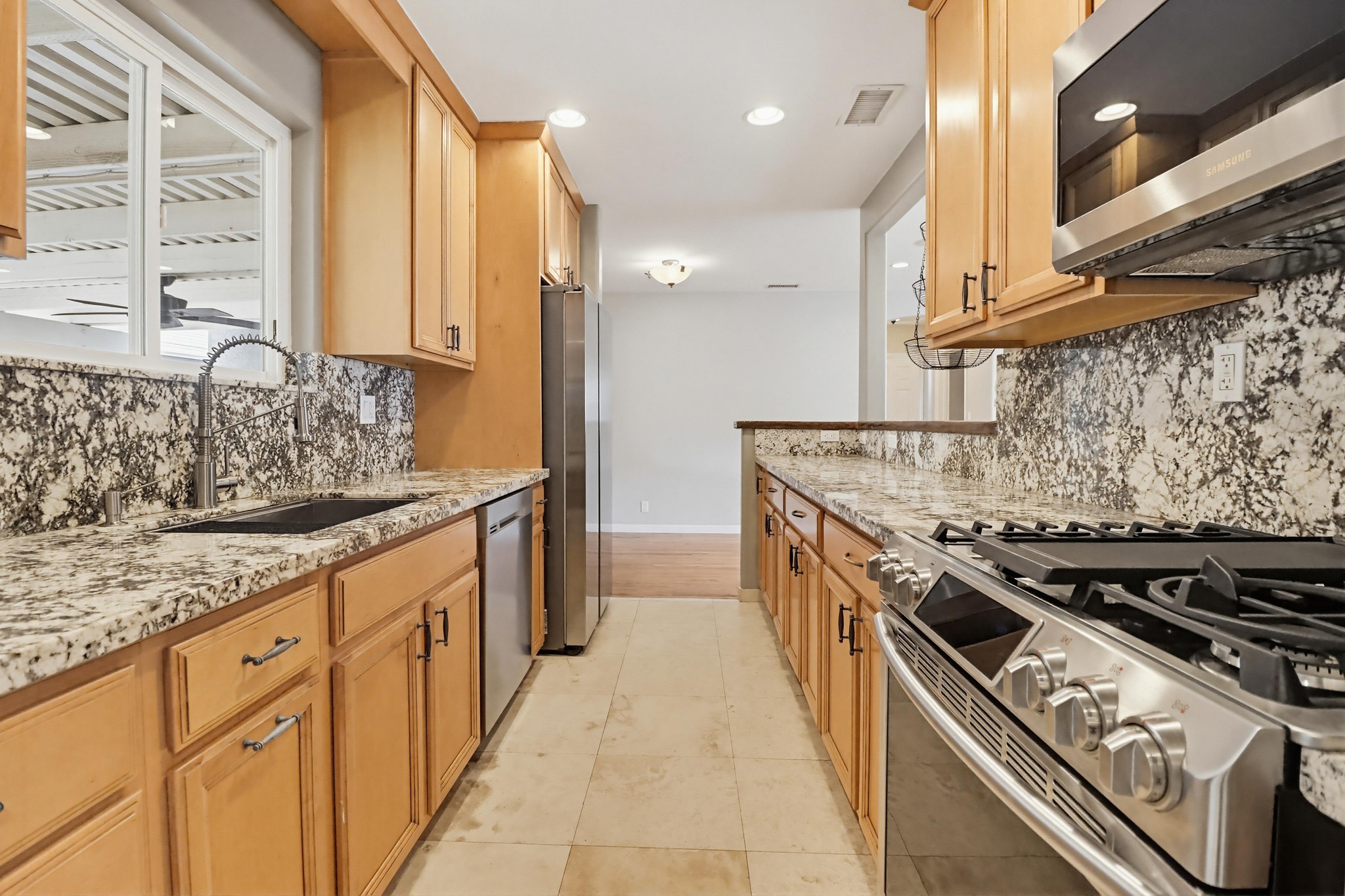 Virtual tour photo 18 of 54 for 3375 Par Dr