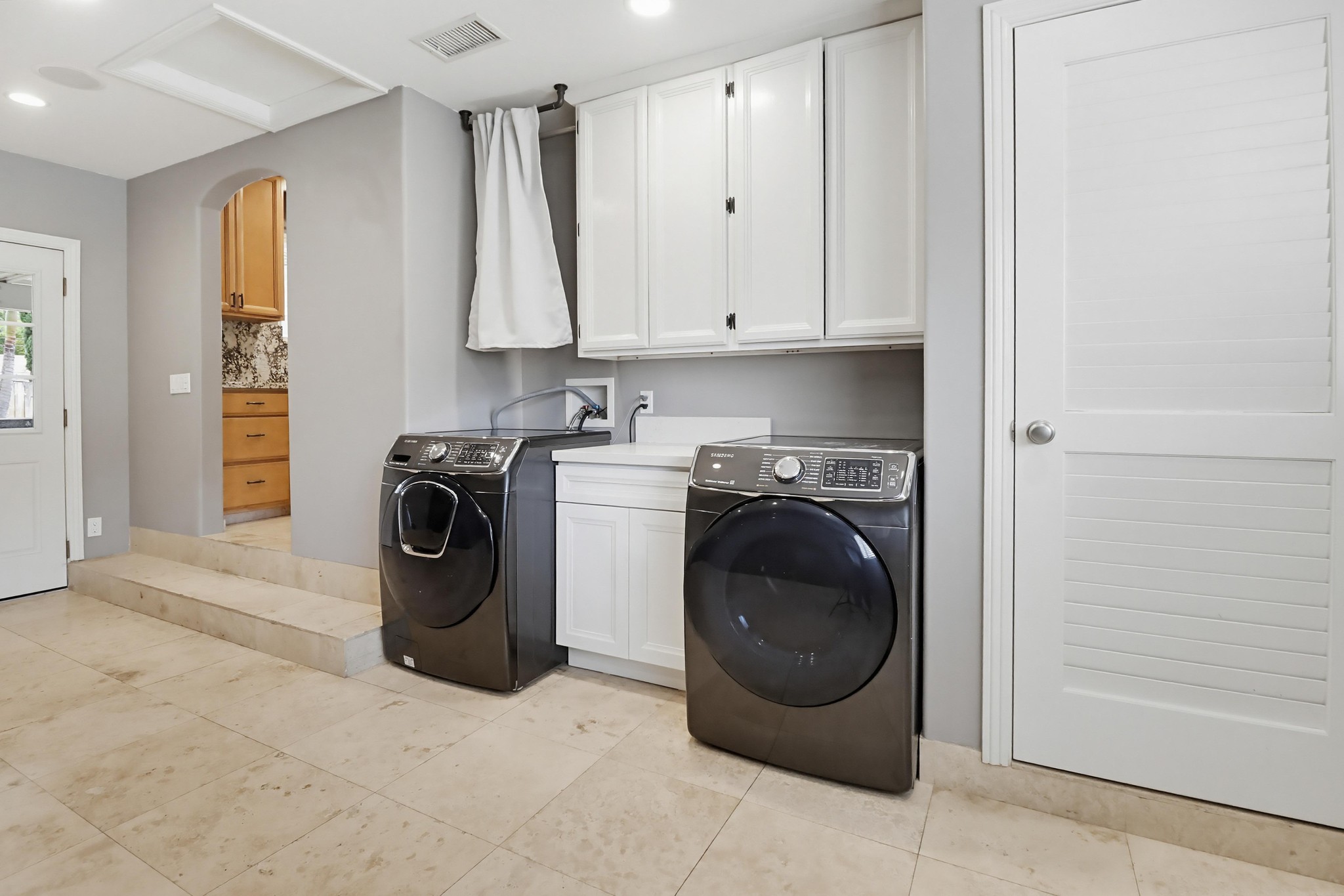 Virtual tour photo 23 of 54 for 3375 Par Dr