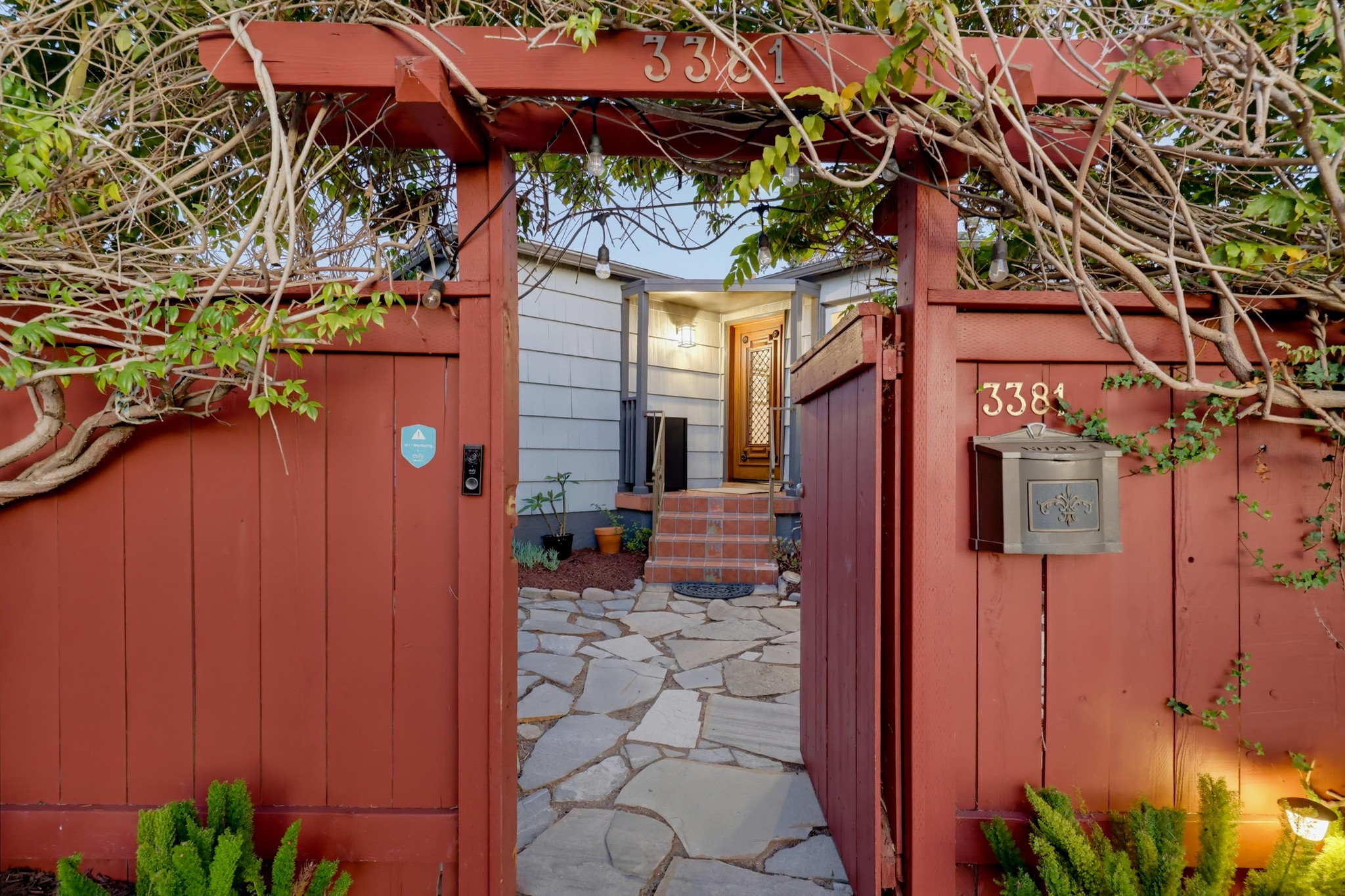 Virtual tour photo 6 of 76 for 3381 N Mountain View Dr