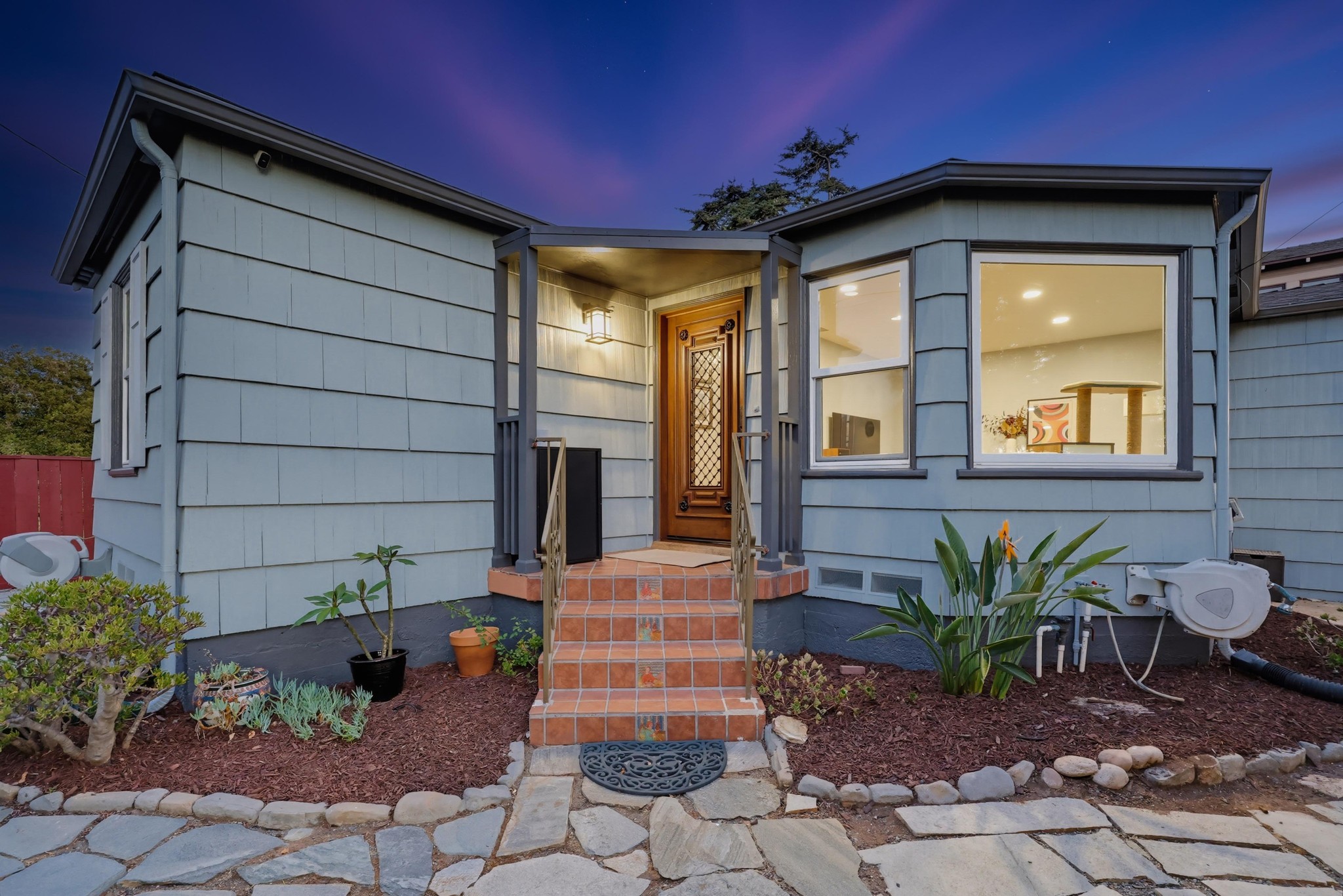Virtual tour photo 7 of 76 for 3381 N Mountain View Dr