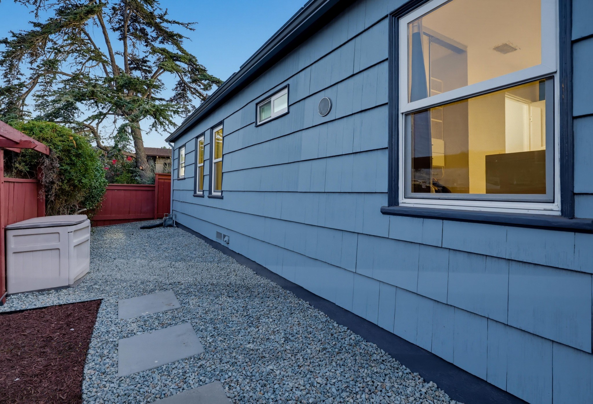 Virtual tour photo 12 of 76 for 3381 N Mountain View Dr