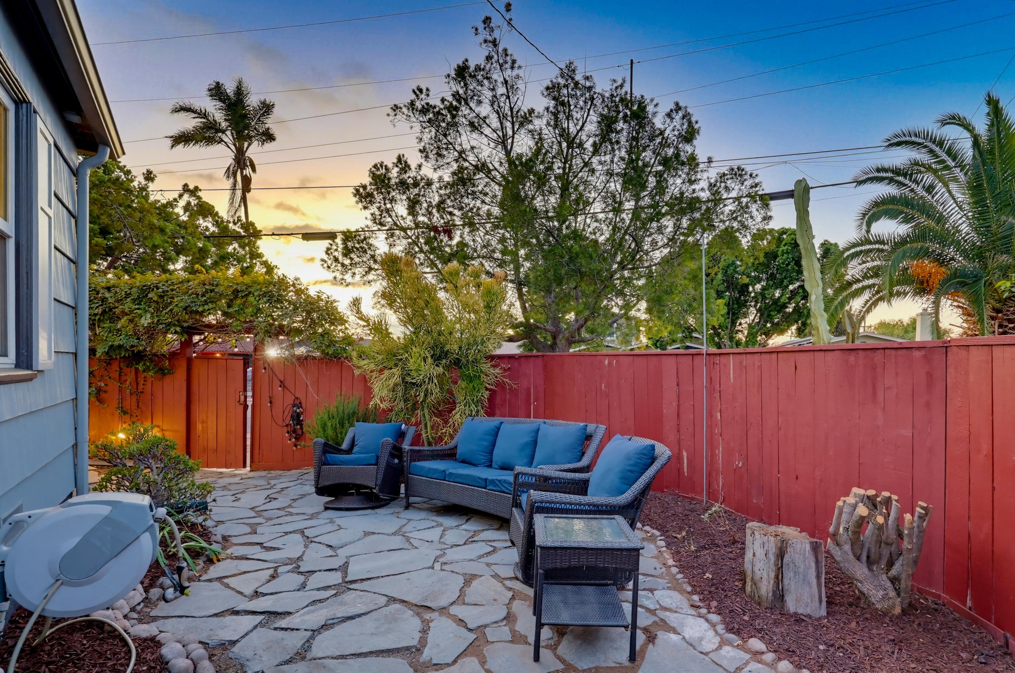 Virtual tour photo 13 of 76 for 3381 N Mountain View Dr