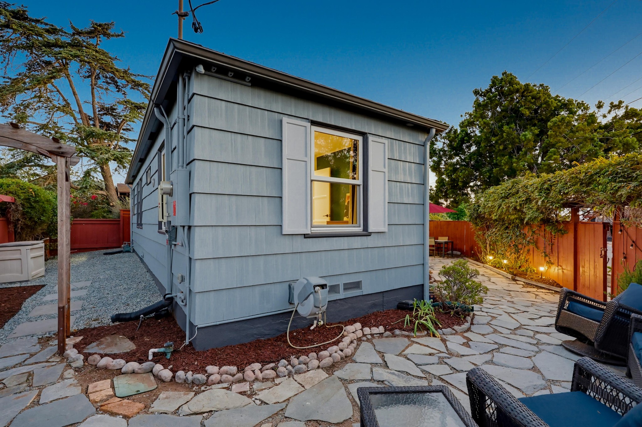 Virtual tour photo 14 of 76 for 3381 N Mountain View Dr