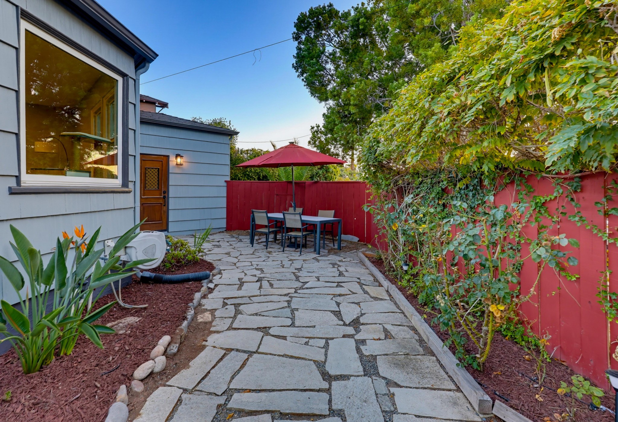 Virtual tour photo 16 of 76 for 3381 N Mountain View Dr