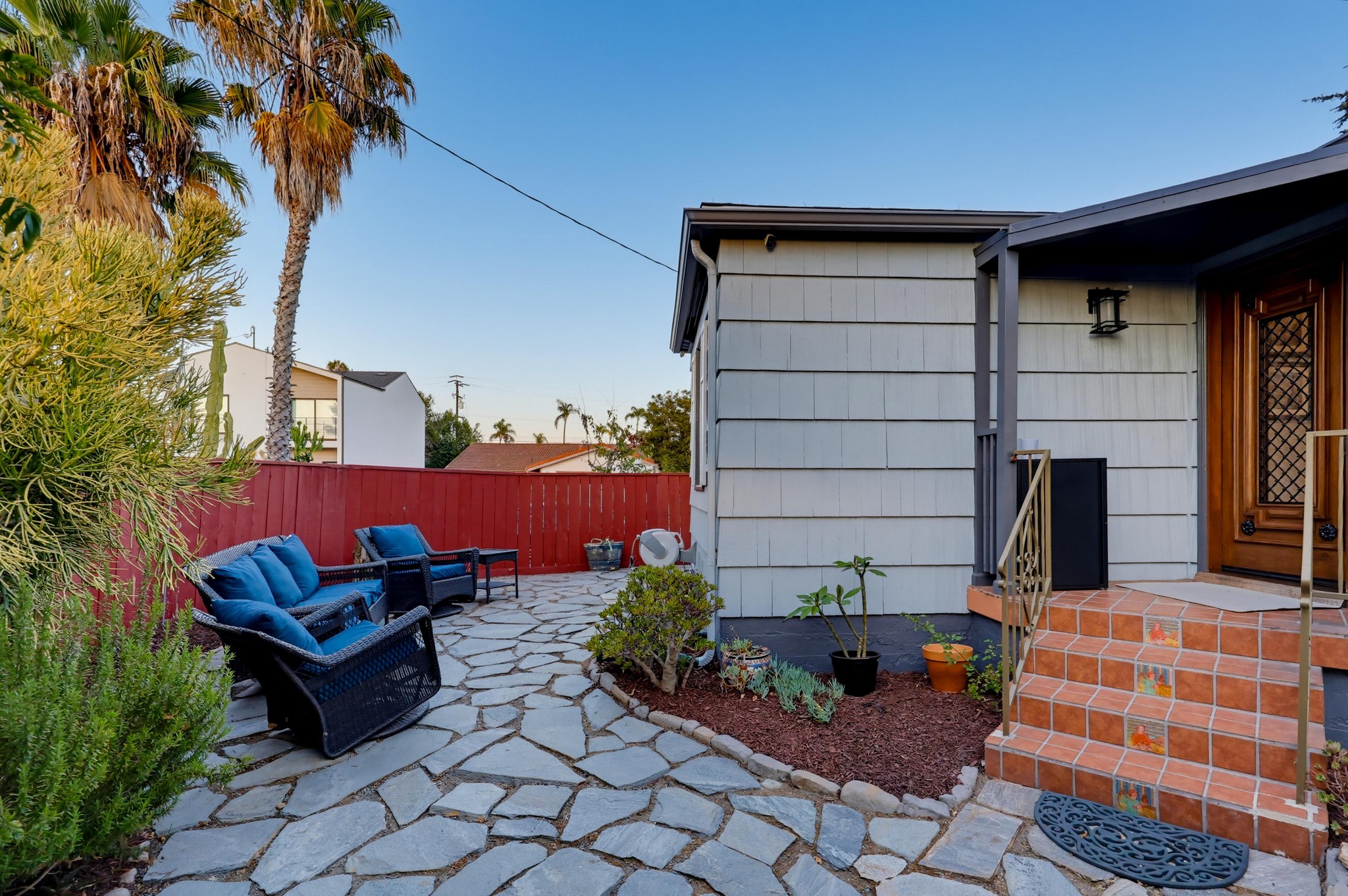 Virtual tour photo 17 of 76 for 3381 N Mountain View Dr