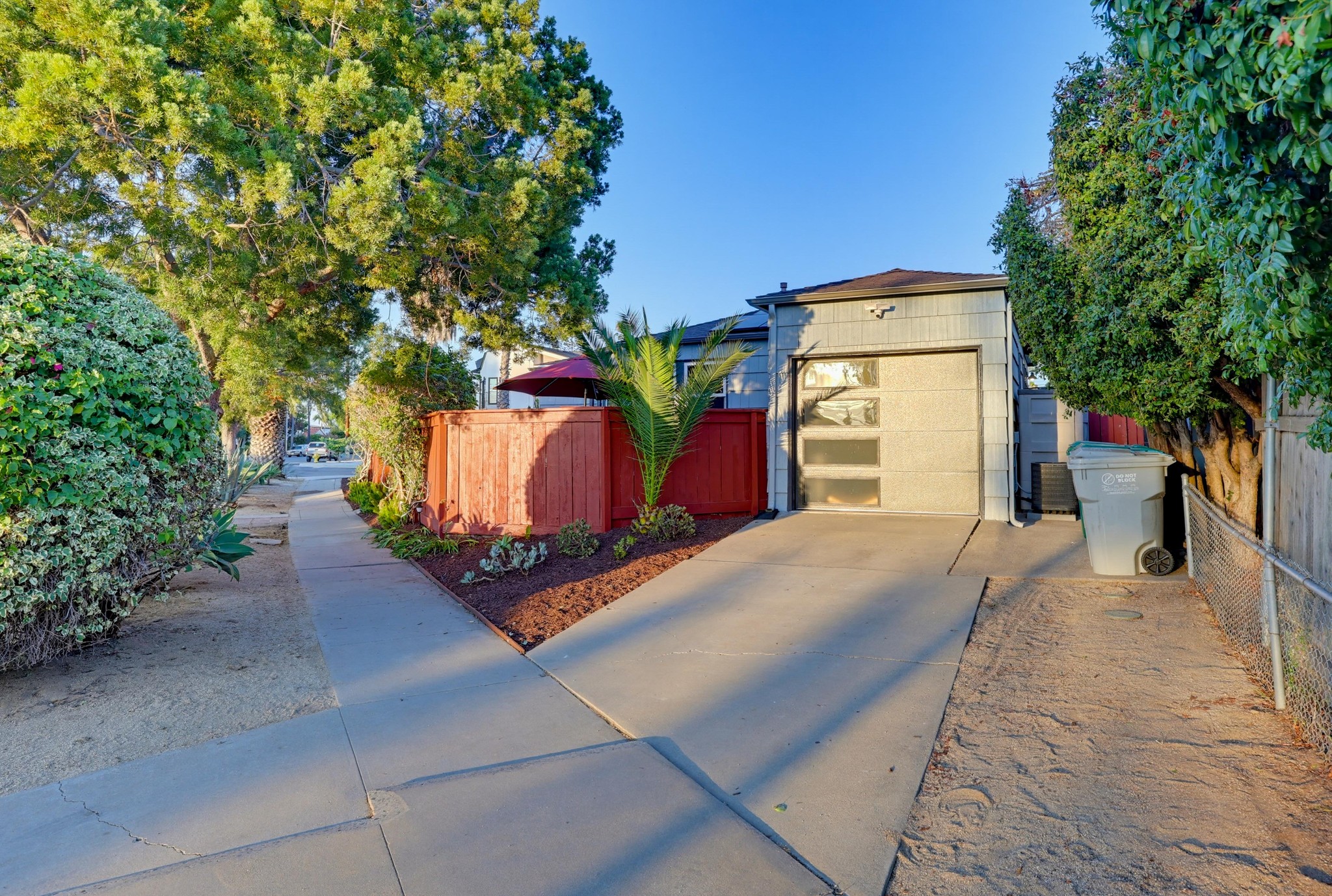 Virtual tour photo 19 of 76 for 3381 N Mountain View Dr