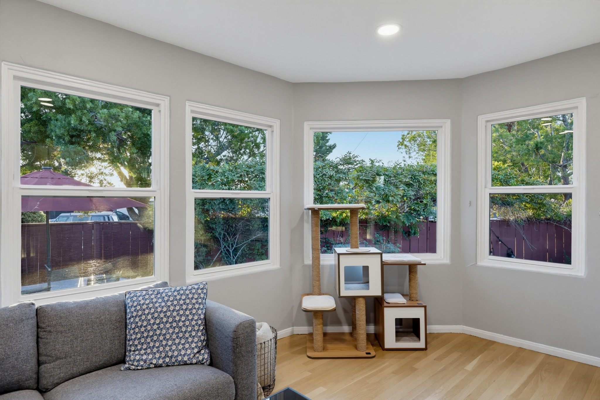 Virtual tour photo 24 of 76 for 3381 N Mountain View Dr