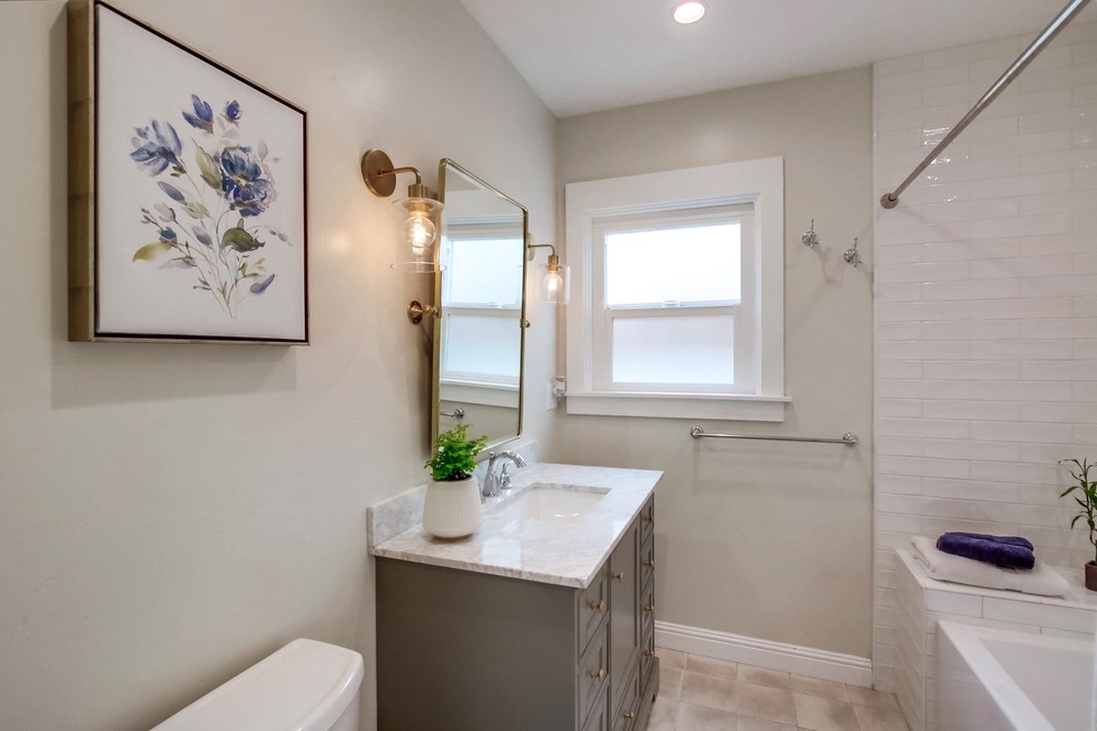 Virtual tour photo 33 of 56 for 3387 Bancroft