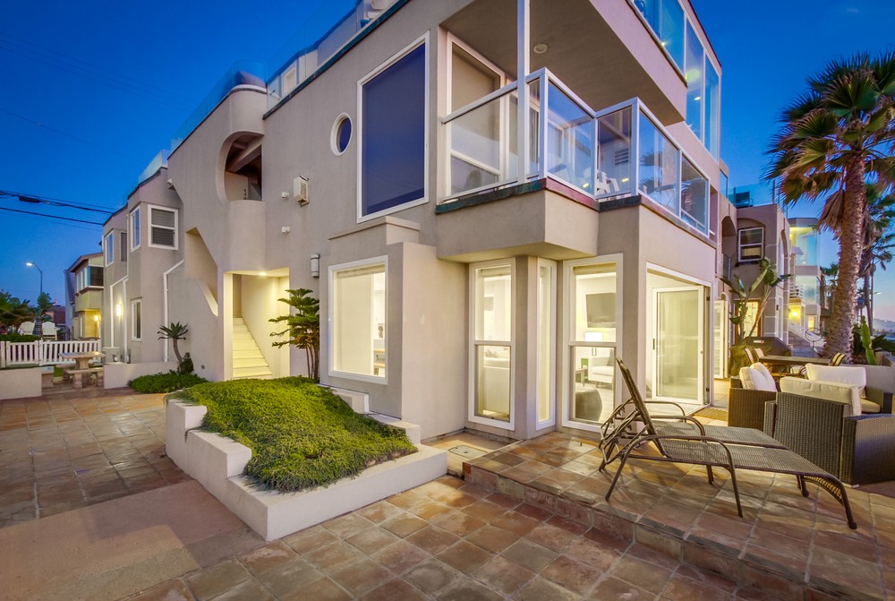 Virtual tour photo 5 of 99 for 3393 Ocean Front Walk