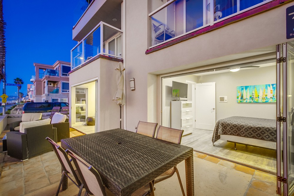 Virtual tour photo 6 of 99 for 3393 Ocean Front Walk