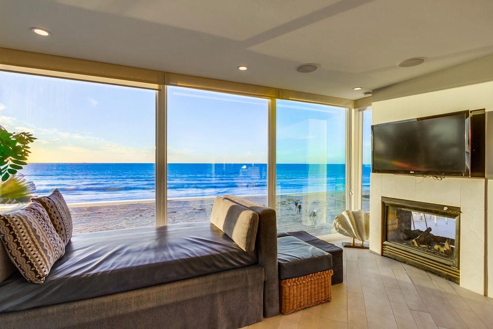 Virtual tour photo 27 of 99 for 3393 Ocean Front Walk