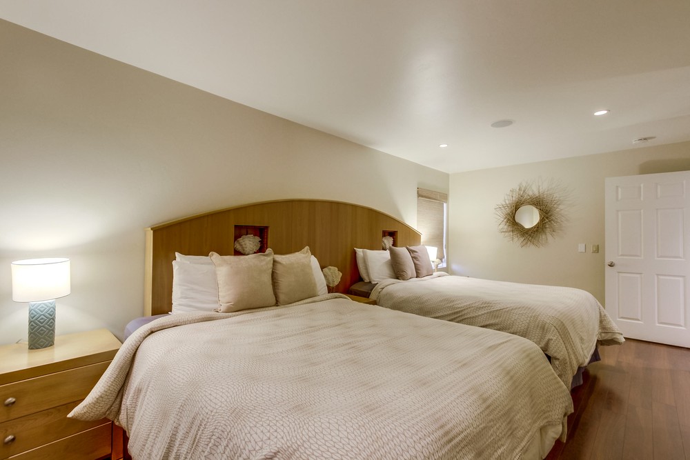 Virtual tour photo 37 of 99 for 3393 Ocean Front Walk