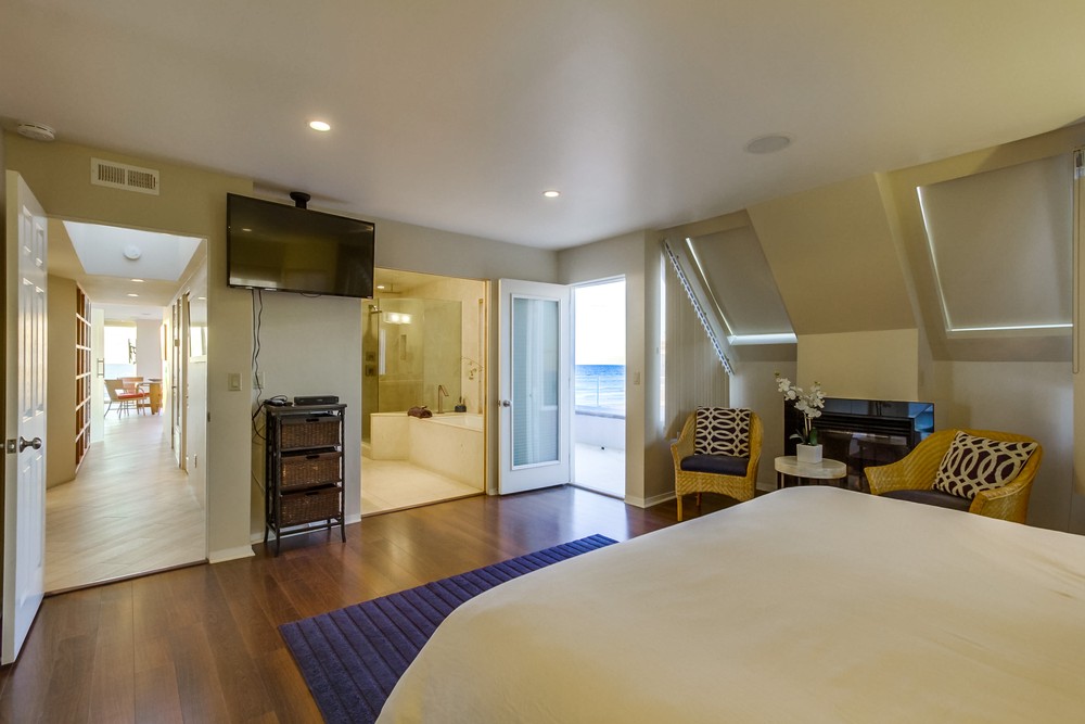 Virtual tour photo 44 of 99 for 3393 Ocean Front Walk