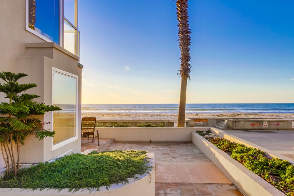 Virtual tour photo 90 of 99 for 3393 Ocean Front Walk