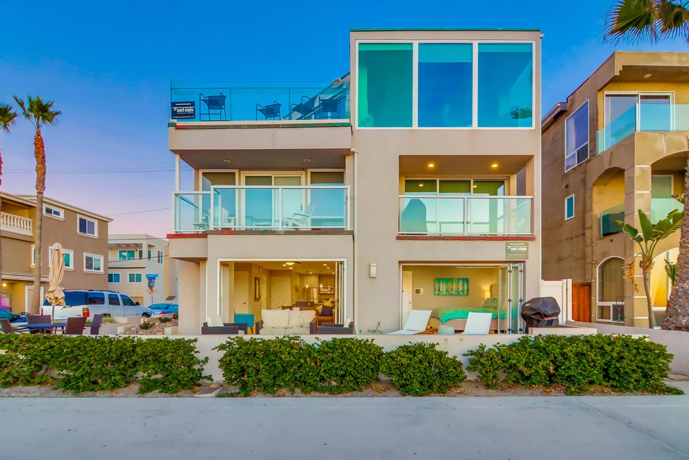 Virtual tour photo 3 of 63 for 3393 Ocean Front Walk