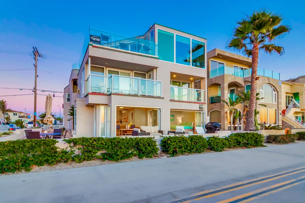 Virtual tour photo 4 of 63 for 3393 Ocean Front Walk
