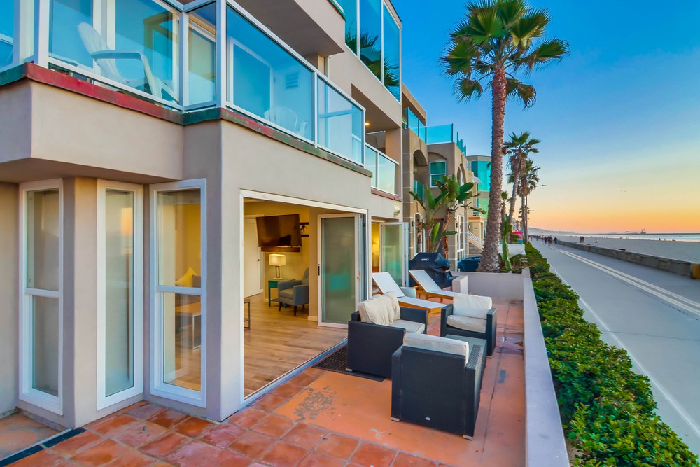 Virtual tour photo 5 of 63 for 3393 Ocean Front Walk