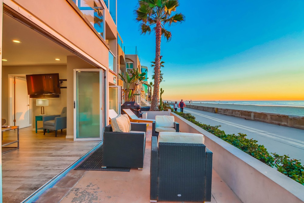 Virtual tour photo 9 of 63 for 3393 Ocean Front Walk