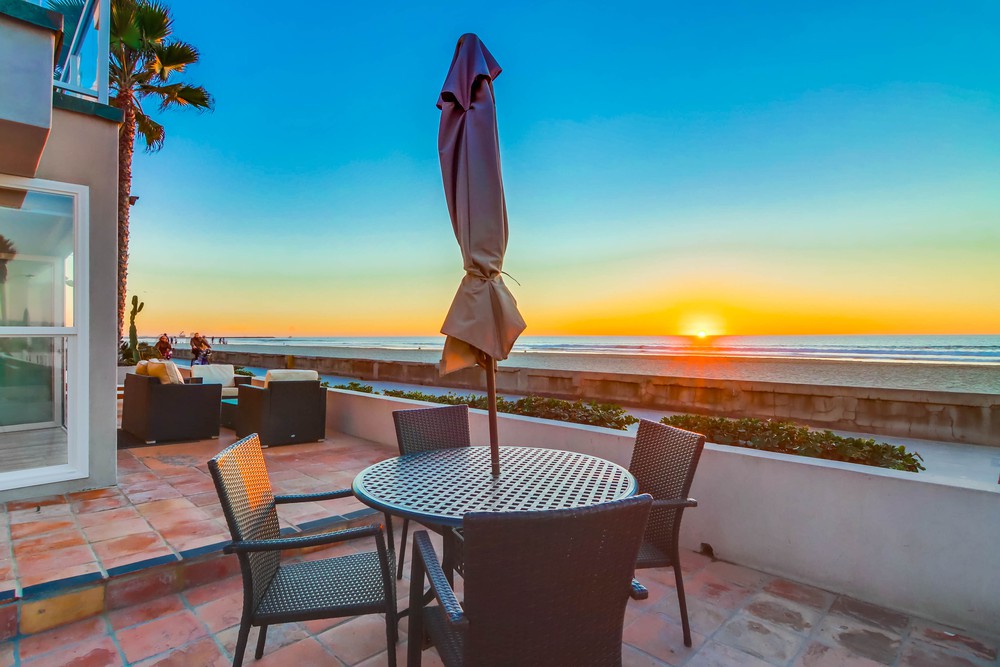 Virtual tour photo 11 of 63 for 3393 Ocean Front Walk