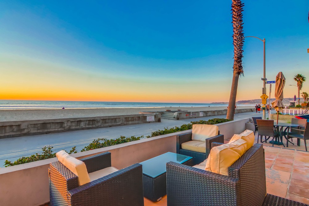 Virtual tour photo 12 of 63 for 3393 Ocean Front Walk