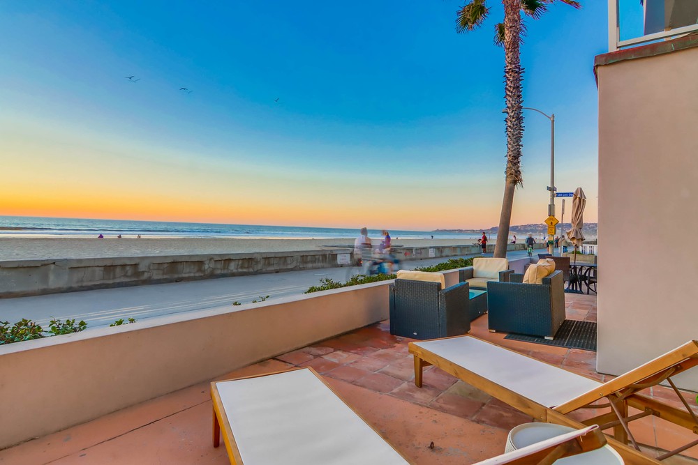 Virtual tour photo 14 of 63 for 3393 Ocean Front Walk