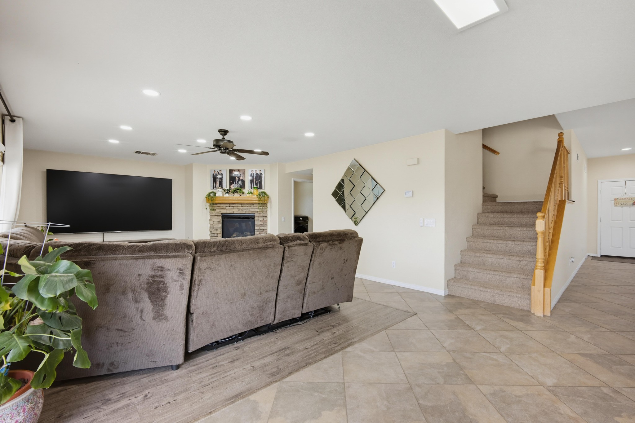 Virtual tour photo 15 of 61 for 33973 Wintergreen Pl