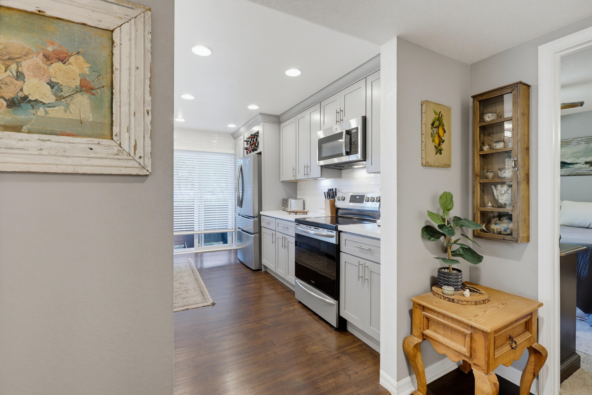 Virtual tour photo 25 of 71 for 34 Corniche Dr