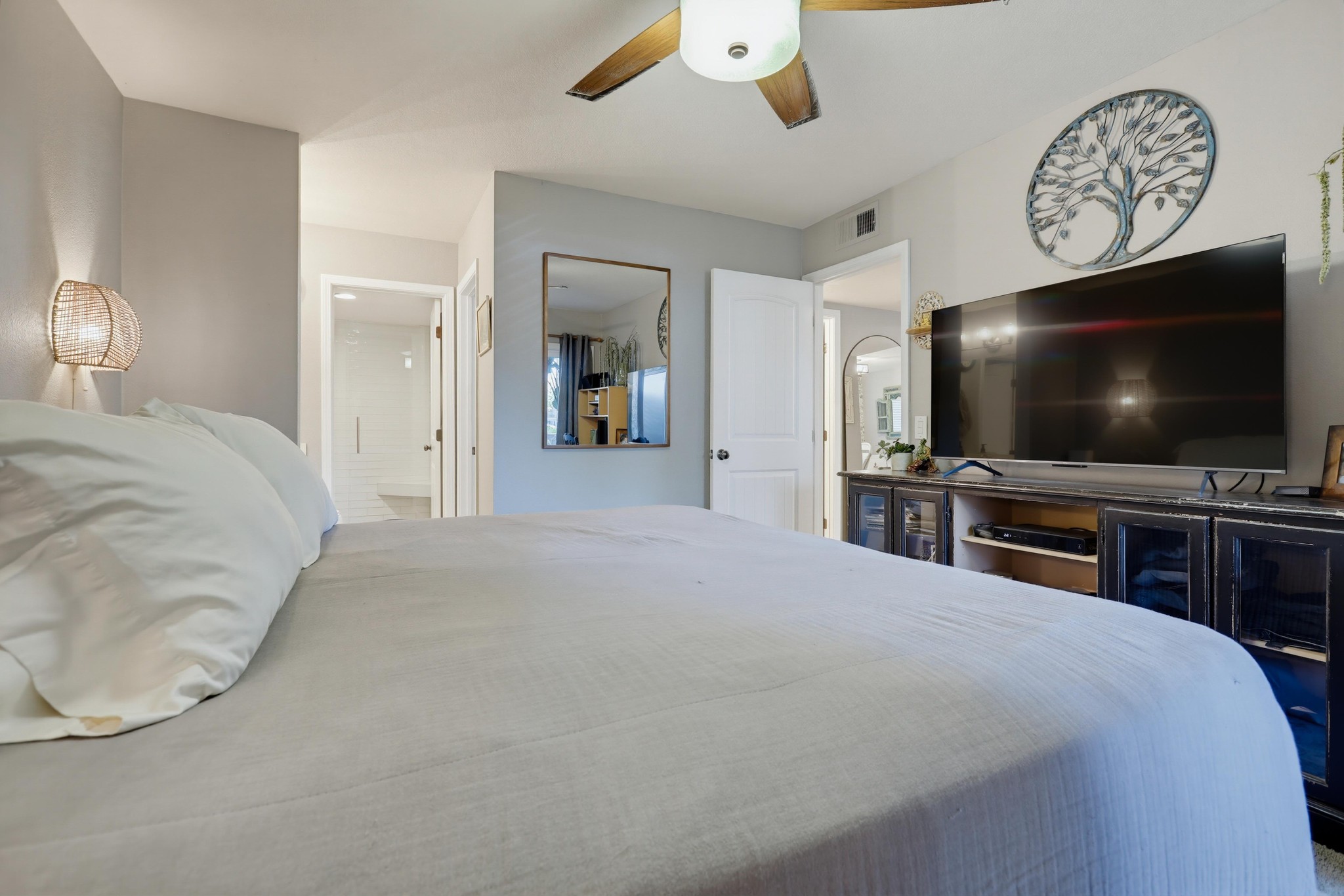 Virtual tour photo 34 of 71 for 34 Corniche Dr